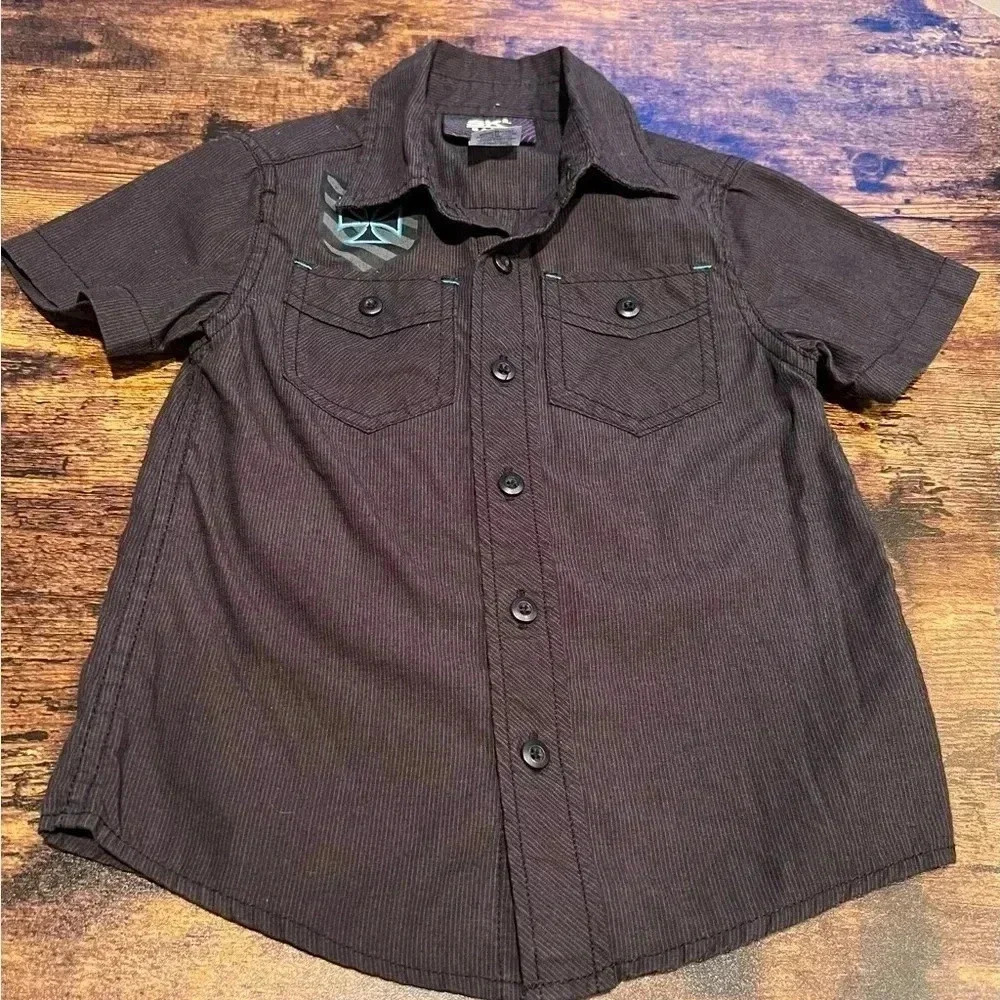 SK2 BABY | toddler boys skater shirt. Size: 3T.